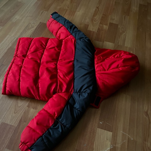 Xersion 3t red black puffer coat worn 3x - Picture 3 of 3